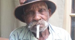 'Dünyanın en ihtiyar kişisi' sigarayı bırakmaya çalışıyor